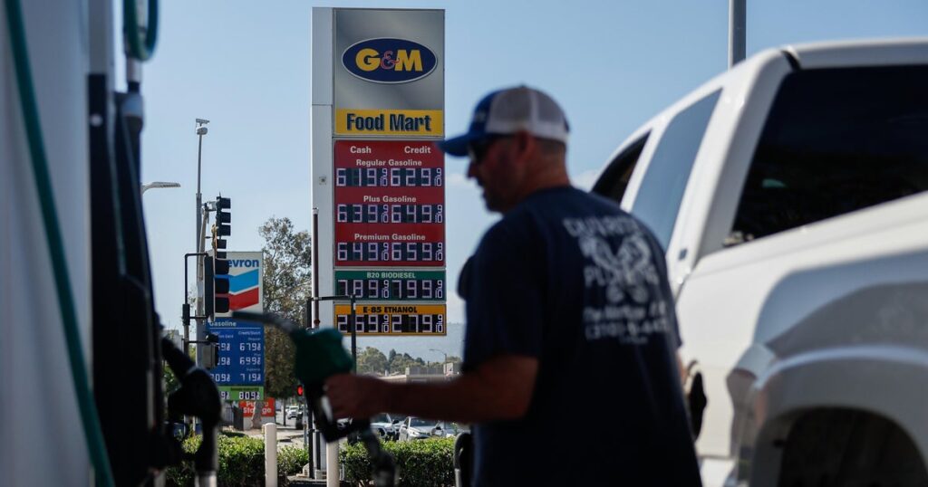 CBS News Battleground Tracker poll finds Democrats maintain House advantage amid concern about prices