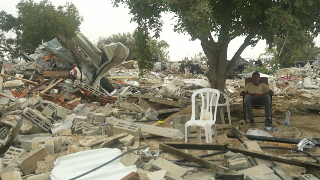 Israel demolitions in Negev displace 400 Palestinians | Newsfeed