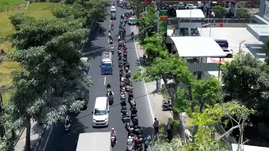 Drivers queue for hours in Bali amid fuel shortage | Oil and Gas