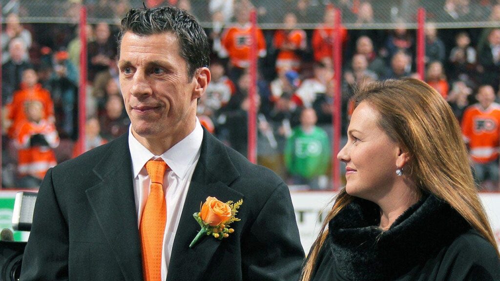 Reporter reveals ‘little crush’ on married Hurricanes coach Rod Brind’Amour, says she’s ‘waiting in the wings’